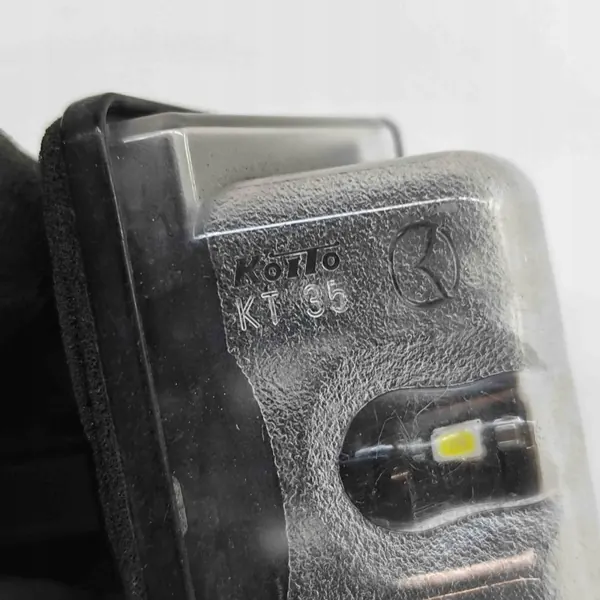Luz de matrícula Mazda CX-5 II 2022 OEM GSJ151270C image 5