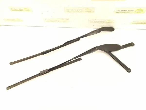 Oikea pyyhinvarsio OEM A2058203900 C-Class W205 image 2