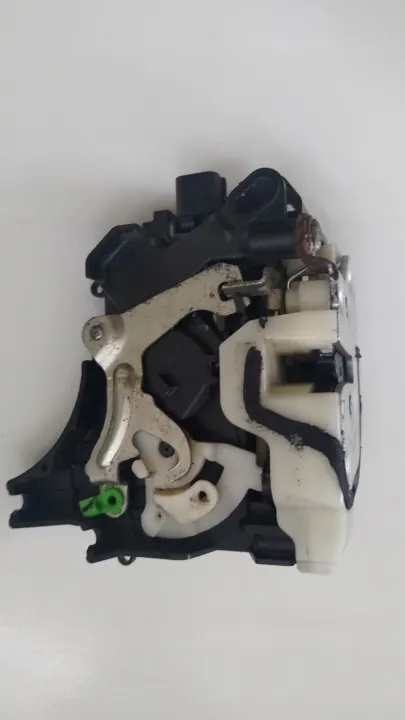Mitsubishi Dörrlås OEM 5715A422 MN167832 Begagnad image 6