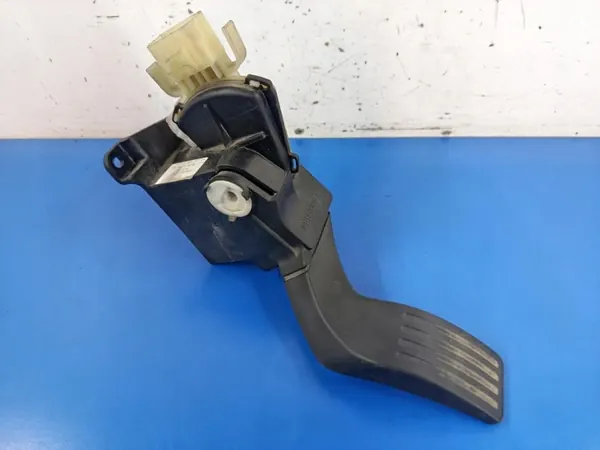 Gasreglage Ford Focus MK1 1.8TDCI OEM 2M519F836AD image 2