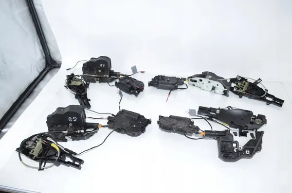 BMW X5 E70 Lock Set OEM 7167587 - Used image 2