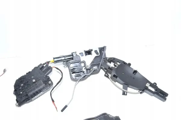 BMW X5 E70 Lock Set OEM 7167587 - Used image 6