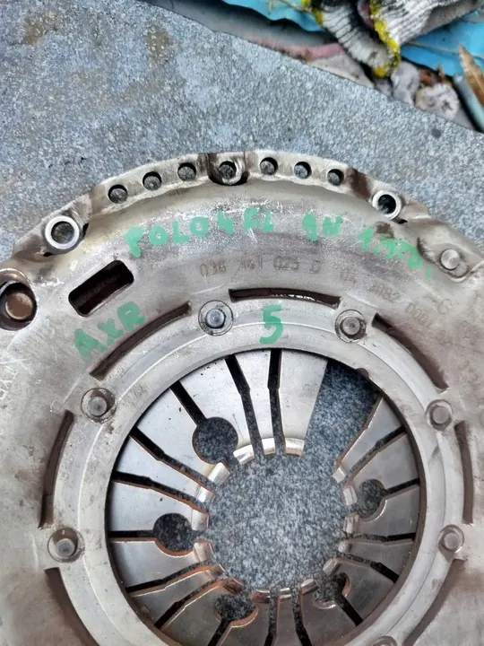 Embreagem de dupla massa VW Polo 1.9 TDI 038141025D image 3