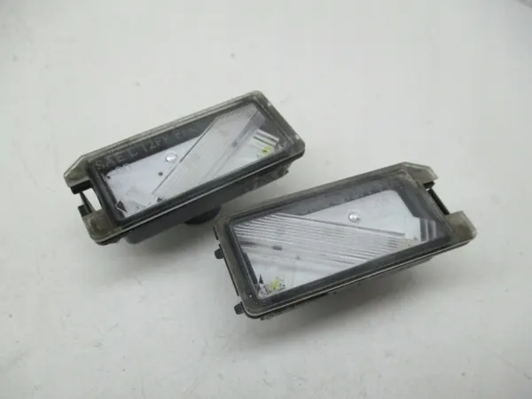 Fiat 500E 13-19 OEM Kennzeichenleuchte - Gebraucht image 2