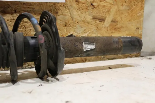 Ammortizzatore Anteriore Sinistro VW Jetta 5 1.9 TDI image 3