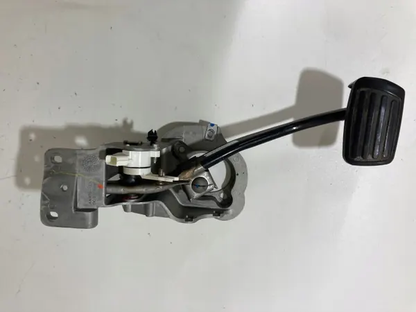 Pedal do travão OEM 23306503 para Chevrolet Camaro VI 2016+ image 2