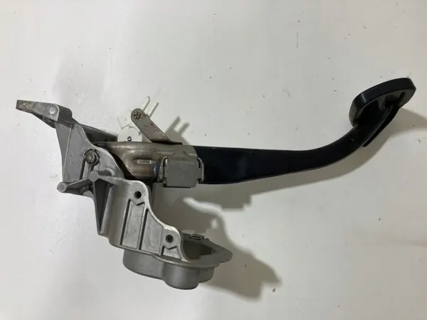 Pedal do travão OEM 23306503 para Chevrolet Camaro VI 2016+ image 3