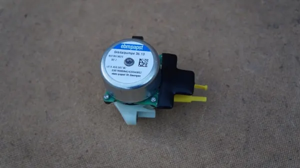MERCEDES ADBLUE-pump OEM 9373513023 - Begagnad image 4