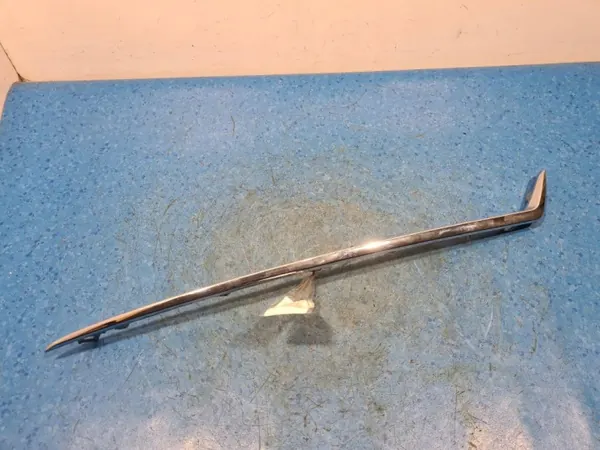 Moldagem da Grelha Esquerda Toyota Corolla E21 OEM 53124-022807440 image 2