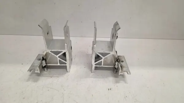Kylarfästningsadapter Vänster Höger OEM 7421635 image 2