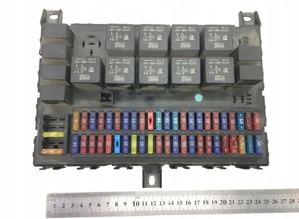 Caixa de fusíveis DAF OEM 1895428 - Estado usado image 2