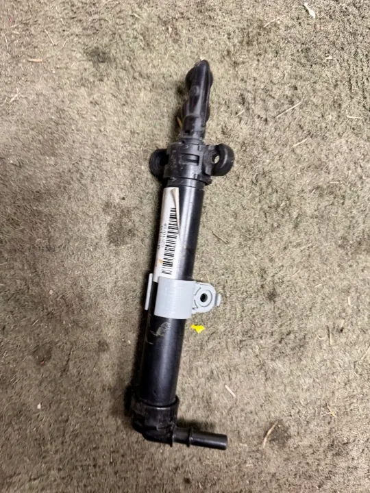 Maserati Levante vasen ajovalopesin OEM L90084308 image 3
