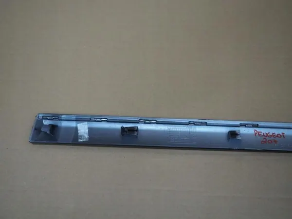 OEM 9680120680 Peugeot 207 Oikea Takaoven Lista image 6