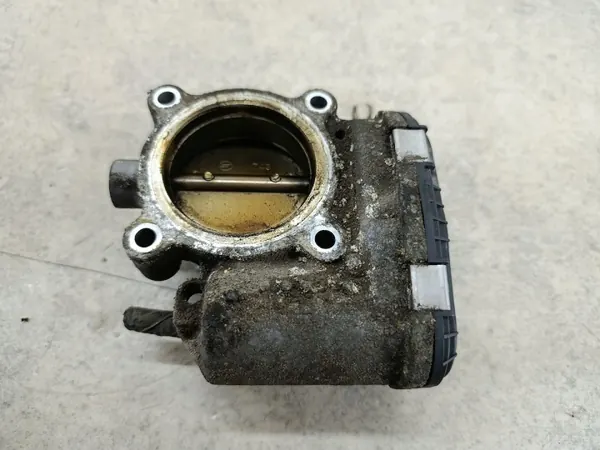 Kaasutinkansi OEM DS7E-9F991-BB Ford Focus III 2.0:lle image 4