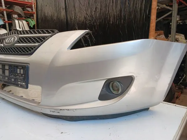 Paraurti anteriore Kia Ceed I 9S OEM image 9