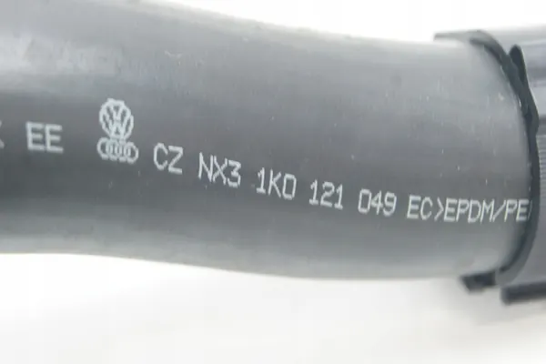 VW Jetta 1.4TSI Wasserleitung 1K0121049EC image 3