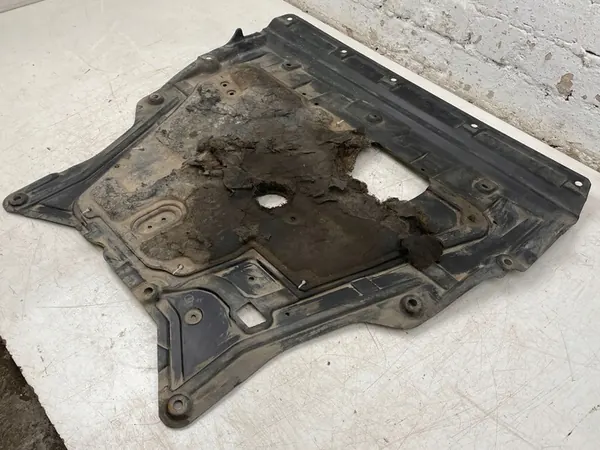 Nissan X-Trail T31 Motor Under Shield image 7