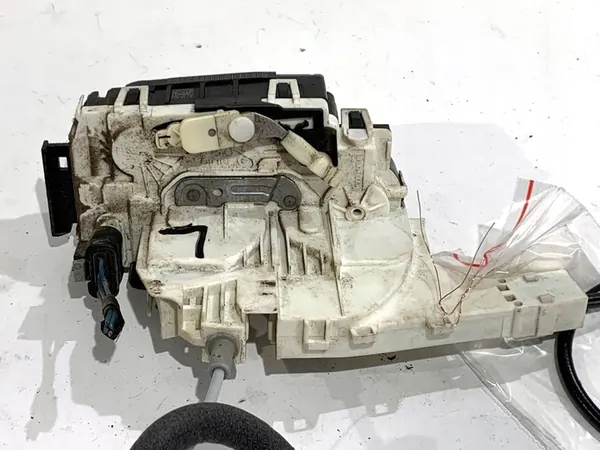 Vänster Framdörrslås VW CRAFTER 30 35 Bus A9067202135 image 2