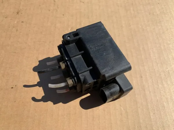 Airmatic-distributor OEM Mercedes GL ML X164 W164 W212 image 2