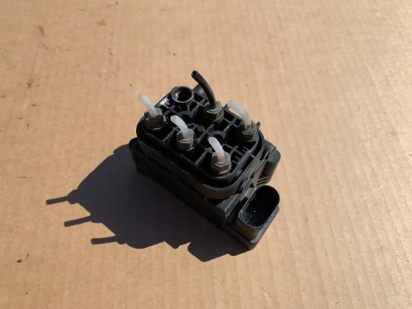 Airmatic-distributor OEM Mercedes GL ML X164 W164 W212 image 3