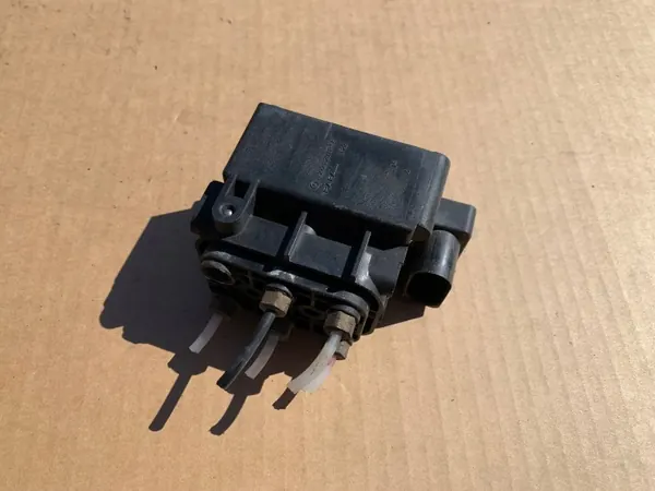 Airmatic-distributor OEM Mercedes GL ML X164 W164 W212 image 5