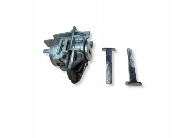 Ford Kuga II dörrlåsinsats OEM PRY3439 image 4