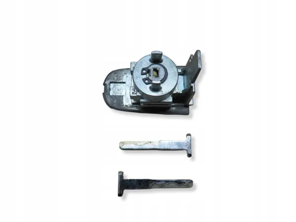 Ford Kuga II dörrlåsinsats OEM PRY3439 image 5