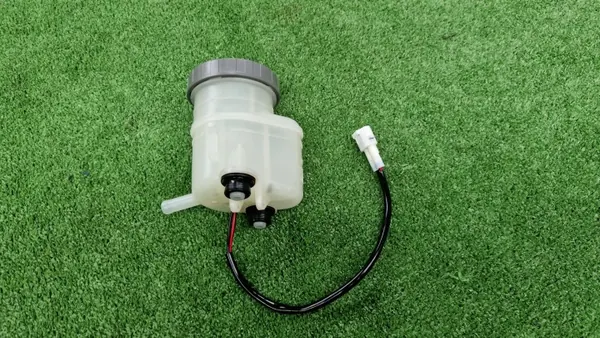 OEM remvloeistofreservoir voor Suzuki Jimny 1.5 DDiS image 2