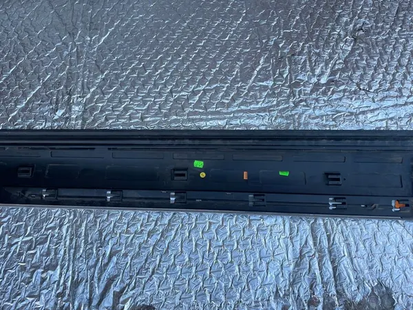 Left Front Door Trim VW Touareg 7P image 4