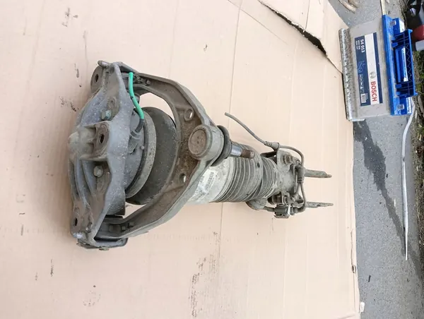 Höger Fram Luftdämpare Audi Q7 VW Touareg image 2