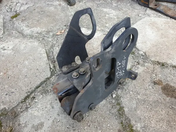 OEM 9733170423 Support de Cabine Basculante Gauche image 2