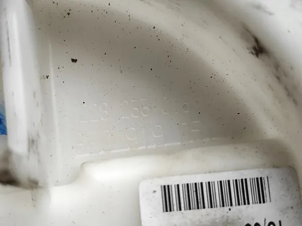 AUDI A4 B6 1.8T Brandstofpomp 8E0919051L image 4