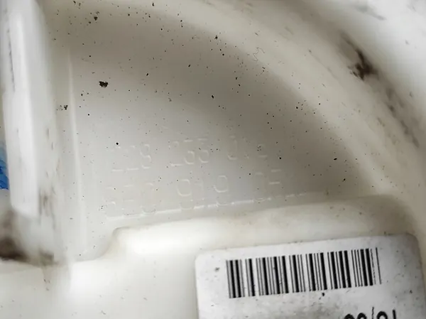 AUDI A4 B6 1.8T Brandstofpomp 8E0919051L image 5