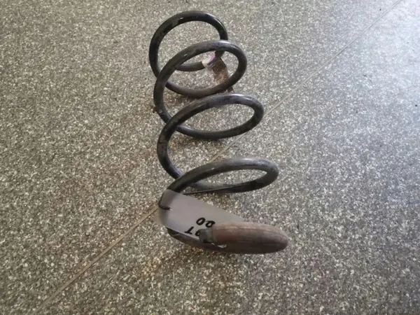 Etuoikea iskunvaimenninjousi OEM 68081018AB FIAT 500 image 3