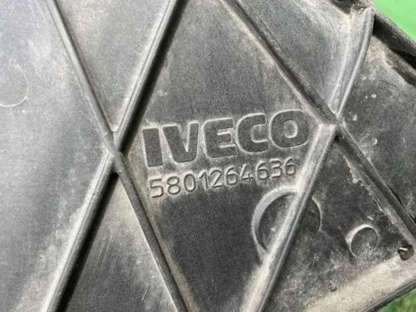 Iveco OE 5801264636 Lüftergehäuse - Gebraucht image 3