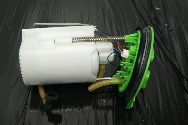 Brandstofpomp Audi S3 8V 2.0 TFSI Drijver 5Q0919051BP image 2