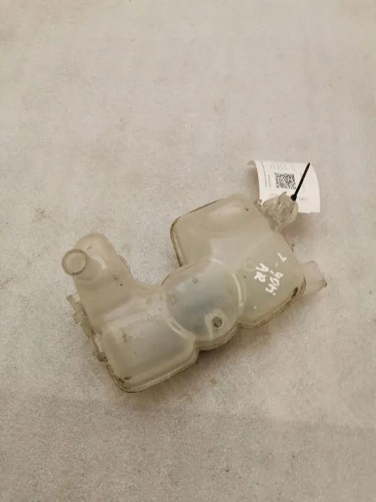 Volvo XC90 2019 Réservoir de liquide de refroidissement OEM 31686041 image 5