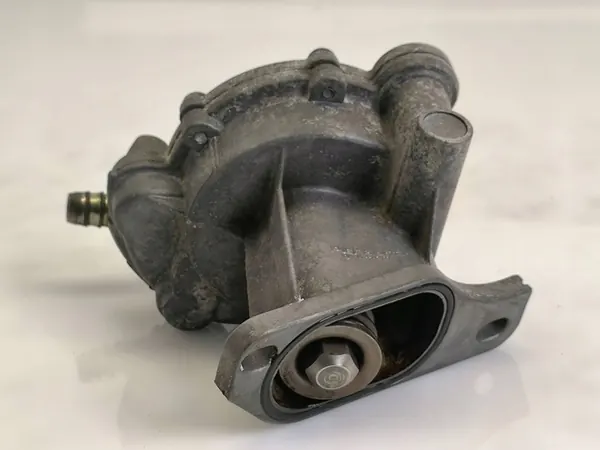 Volkswagen Golf IV 1999 Imupumppu image 3