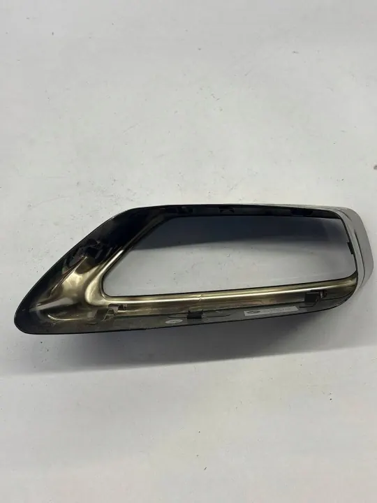 Bouchon d'échappement droit BMW G30 G31 - Pièce OEM image 2