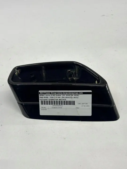 Bouchon d'échappement droit BMW G30 G31 - Pièce OEM image 3