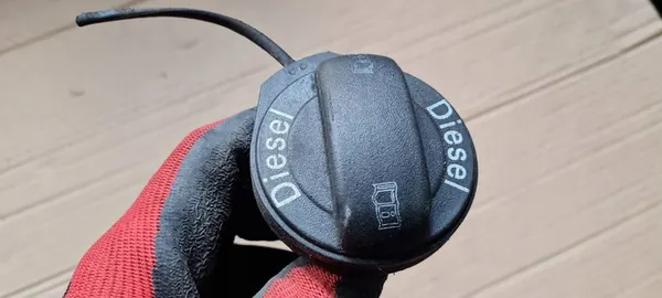 Q5 8R Polttoainesäiliön Korkki Diesel A4 B8 A5 8T A6 C7 A7 Q3 KTS24372 image 4