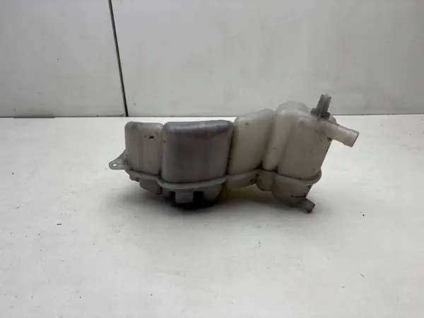 Audi A8 D4 Uitzettank OEM 4H0121403G image 3