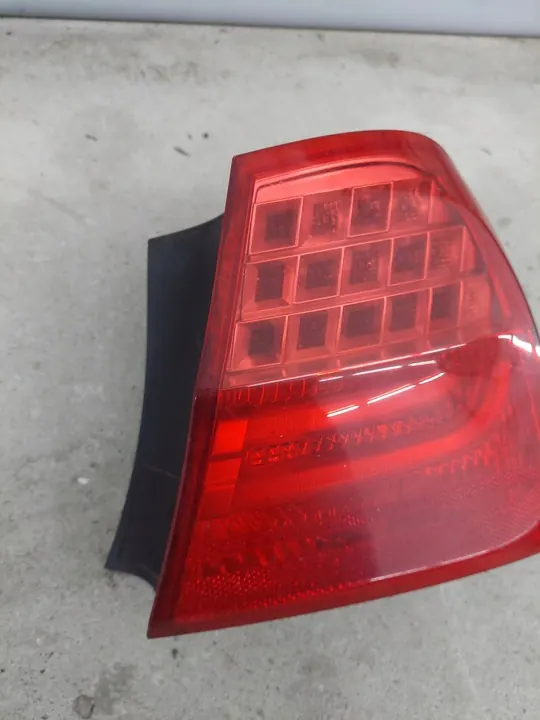 BMW E90 LIFT Lámpara Trasera Derecha Completa image 2