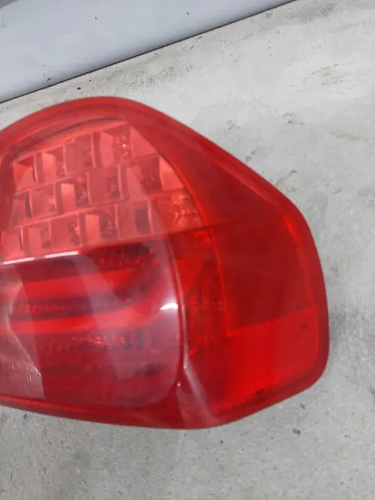 BMW E90 LIFT Lámpara Trasera Derecha Completa image 3