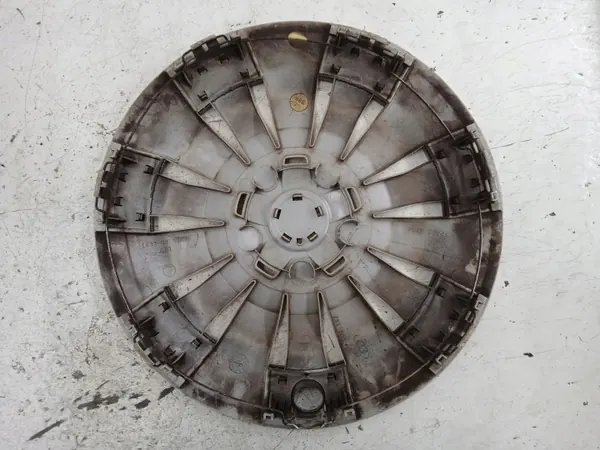 Audi A3 A4 16 Tuuman Napakapselit Setti OEM 8V0601147 image 3