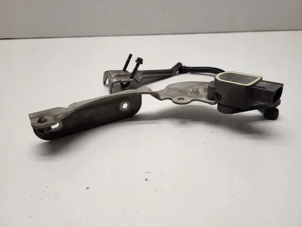 Mercedes Xenon Sensor OEM A0045428518 Voor image 3