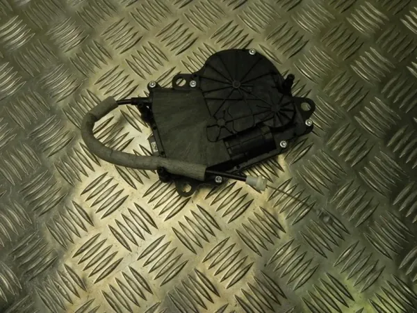 Sluitplaat met motor BMW X1 2016 OEM C43111-101 image 2