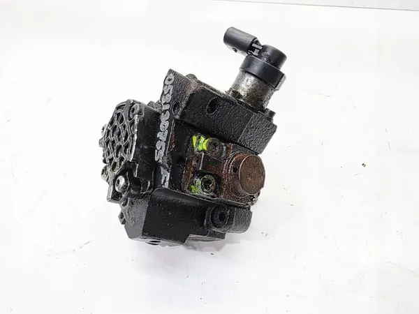 Polttoainepumppu Audi A4 B7 A6 C6 A8 D3 2.7 3.0 TDI 059130755E image 4