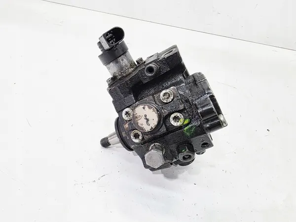 Polttoainepumppu Audi A4 B7 A6 C6 A8 D3 2.7 3.0 TDI 059130755E image 6