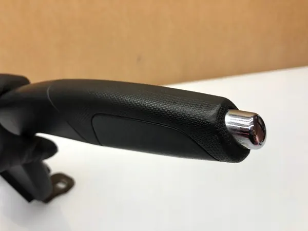 Levier de frein à main Renault Clio IV OEM Pièce d'occasion image 3